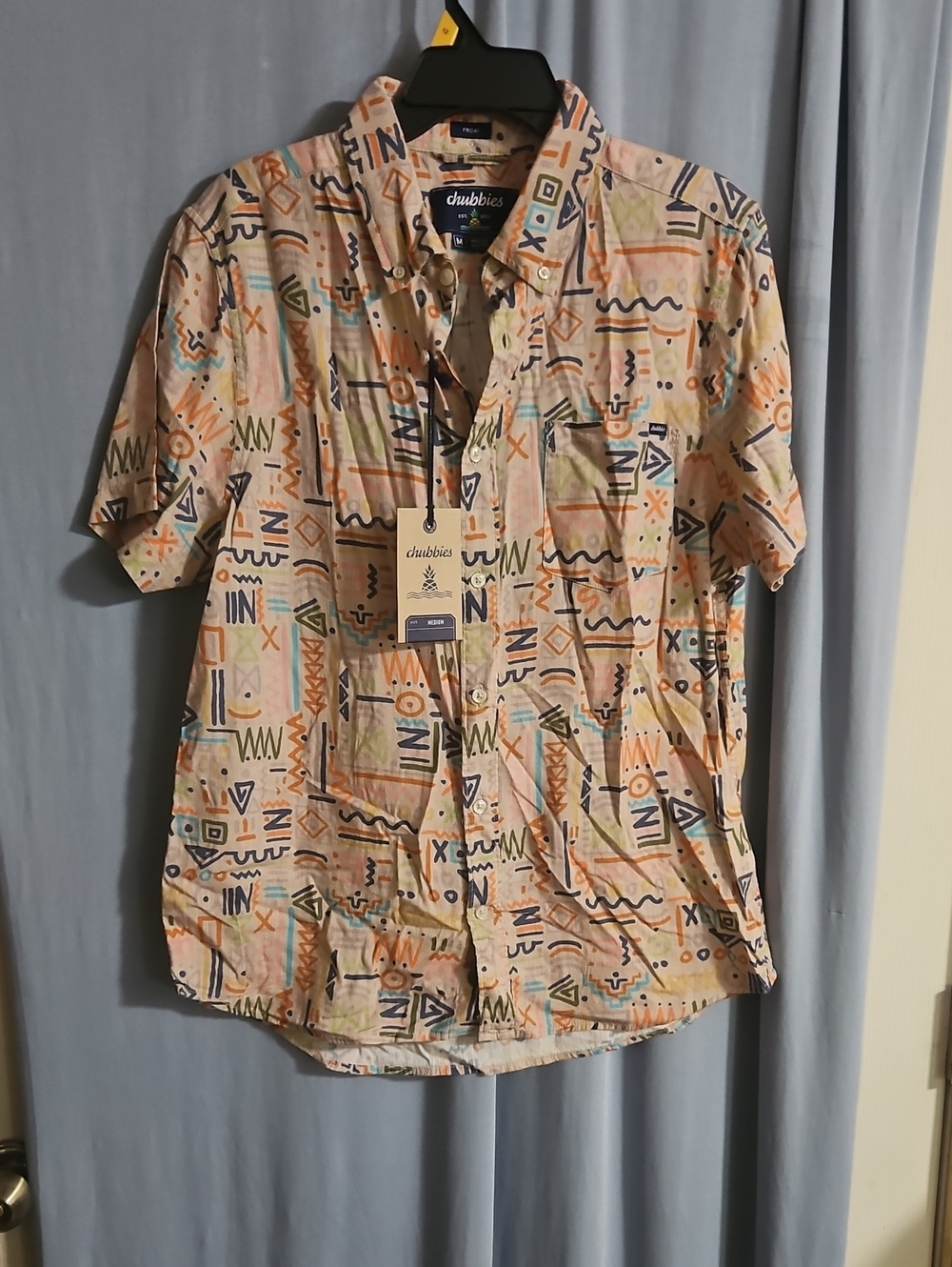 Chubbies Men's "Disco Deserts" Slub Poplin Friday Shirt: NEW WITH TAGS: SIZE M